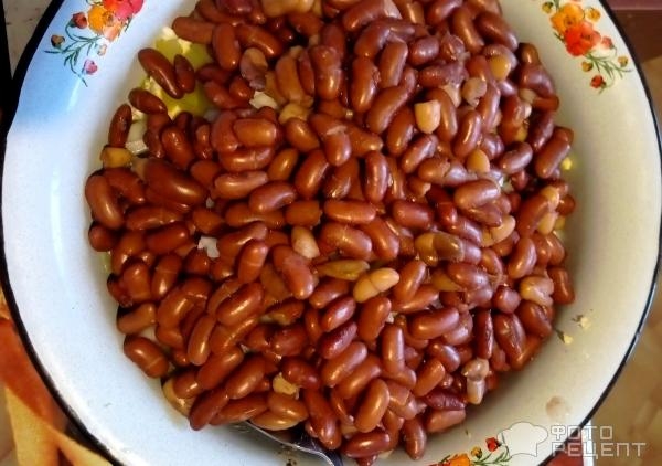 Рецепт: Сытный салат из фасоли - С красной фасолью и куриной грудкой. Рецепт: Сытный салат из фасоли - С красной фасолью и куриной грудкой.
