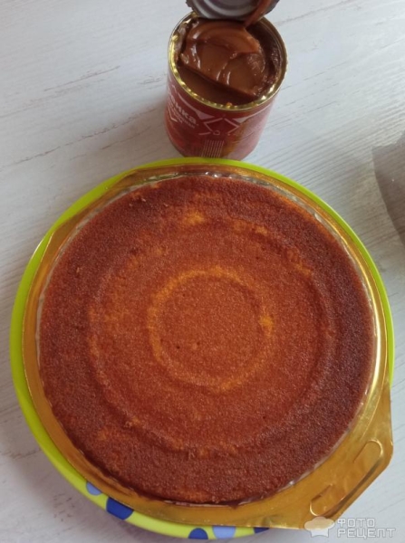 Рецепт: Торт из готовых коржей "Ванильный" - с варёной сгущёнкой Рецепт: Торт из готовых коржей "Ванильный" - с варёной сгущёнкой