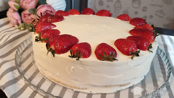 Рецепт: Торт "Молочная девочка" - с клубникой и кремом чиз Рецепт: Торт "Молочная девочка" - с клубникой и кремом чиз