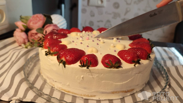 Рецепт: Торт "Молочная девочка" - с клубникой и кремом чиз Рецепт: Торт "Молочная девочка" - с клубникой и кремом чиз