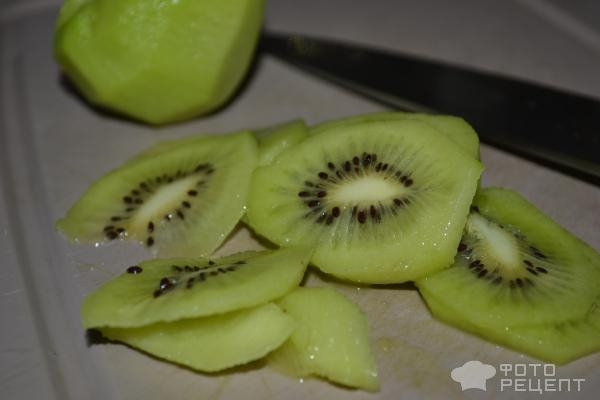 Рецепт: Торт "Счастье" - Слоеный с клубникой, орехами и заварным кремом Рецепт: Торт "Счастье" - Слоеный с клубникой, орехами и заварным кремом