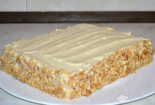 Рецепт: Торт "Счастье" - Слоеный с клубникой, орехами и заварным кремом Рецепт: Торт "Счастье" - Слоеный с клубникой, орехами и заварным кремом