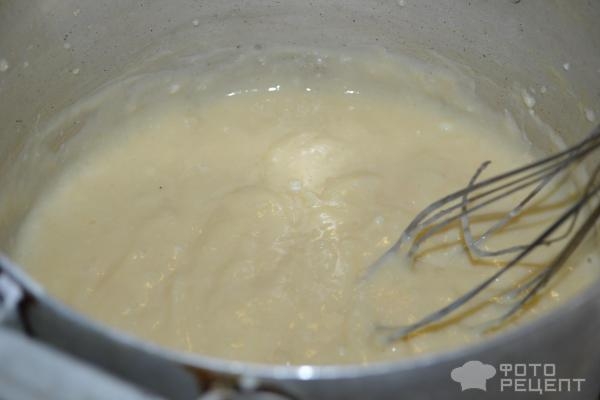 Рецепт: Торт "Счастье" - Слоеный с клубникой, орехами и заварным кремом Рецепт: Торт "Счастье" - Слоеный с клубникой, орехами и заварным кремом