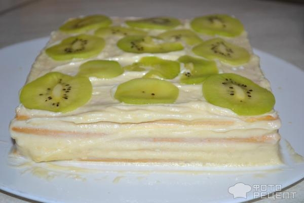 Рецепт: Торт "Счастье" - Слоеный с клубникой, орехами и заварным кремом Рецепт: Торт "Счастье" - Слоеный с клубникой, орехами и заварным кремом