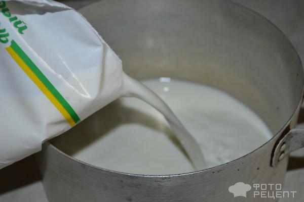 Рецепт: Торт "Счастье" - Слоеный с клубникой, орехами и заварным кремом Рецепт: Торт "Счастье" - Слоеный с клубникой, орехами и заварным кремом