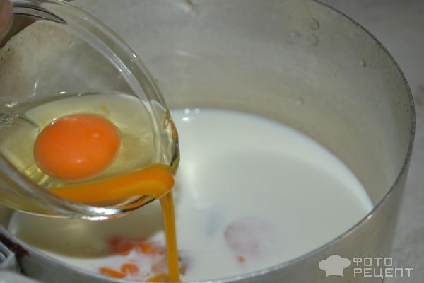 Рецепт: Торт "Счастье" - Слоеный с клубникой, орехами и заварным кремом Рецепт: Торт "Счастье" - Слоеный с клубникой, орехами и заварным кремом