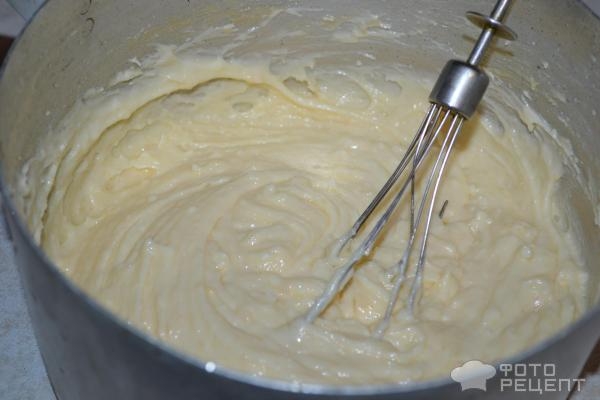 Рецепт: Торт "Счастье" - Слоеный с клубникой, орехами и заварным кремом Рецепт: Торт "Счастье" - Слоеный с клубникой, орехами и заварным кремом