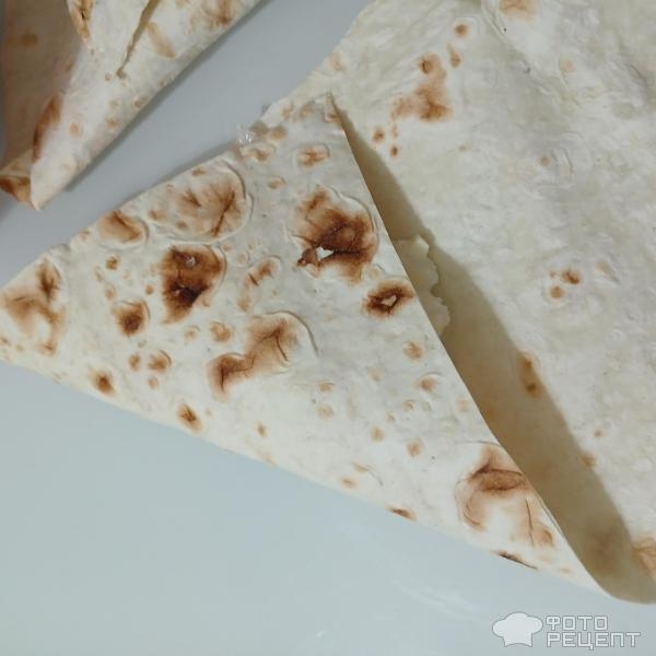 Рецепт: Треугольники из лаваша - Рецепт быстрых и лёгких закусочных пирожков из тонкого армянского лаваша. С соленым творогом и помидорами. Рецепт: Треугольники из лаваша - Рецепт быстрых и лёгких закусочных пирожков из тонкого армянского лаваша. С соленым творогом и помидорами.