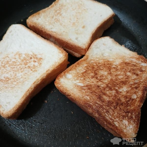 Рецепт: Треугольники из лаваша - Рецепт быстрых и лёгких закусочных пирожков из тонкого армянского лаваша. С соленым творогом и помидорами. Рецепт: Треугольники из лаваша - Рецепт быстрых и лёгких закусочных пирожков из тонкого армянского лаваша. С соленым творогом и помидорами.