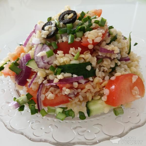 Рецепт: Турецкий салат "Кисир" - С булгуром и свежими овощами. Рецепт: Турецкий салат "Кисир" - С булгуром и свежими овощами.