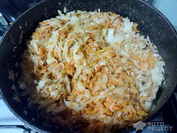 Рецепт: Тушеная капуста - С луком, морковью и томатным соусом