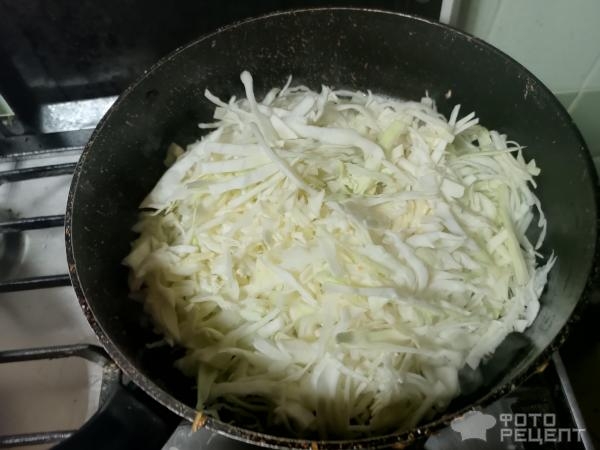 Рецепт: Тушеная капуста - С луком, морковью и томатным соусом