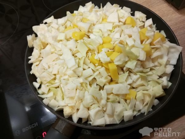 Рецепт: Тушенная картошка с белокочанная капустой и томатной пастой - Быстрое и сытное блюдо Рецепт: Тушенная картошка с белокочанная капустой и томатной пастой - Быстрое и сытное блюдо