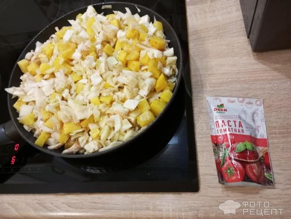 Рецепт: Тушенная картошка с белокочанная капустой и томатной пастой - Быстрое и сытное блюдо Рецепт: Тушенная картошка с белокочанная капустой и томатной пастой - Быстрое и сытное блюдо