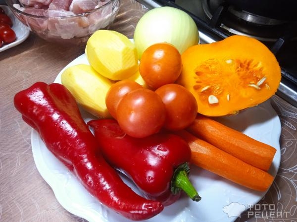 Рецепт: Тушенное мясо с овощам - тушеная свинина с сезонными овощами Рецепт: Тушенное мясо с овощам - тушеная свинина с сезонными овощами