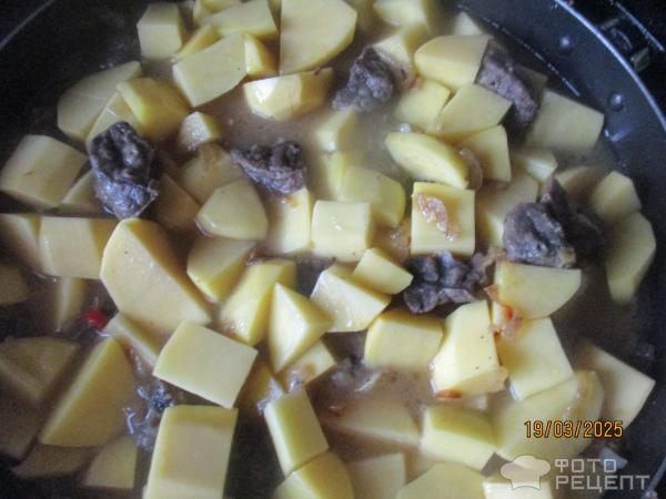 Рецепт: Тушенный картофель с легкими - экономно и вкусно