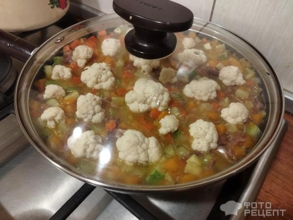 Рецепт: Тушеные овощи - тыква, патиссон, кабачок, морковь, цветная капуста с тушенкой Рецепт: Тушеные овощи - тыква, патиссон, кабачок, морковь, цветная капуста с тушенкой