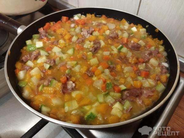 Рецепт: Тушеные овощи - тыква, патиссон, кабачок, морковь, цветная капуста с тушенкой Рецепт: Тушеные овощи - тыква, патиссон, кабачок, морковь, цветная капуста с тушенкой