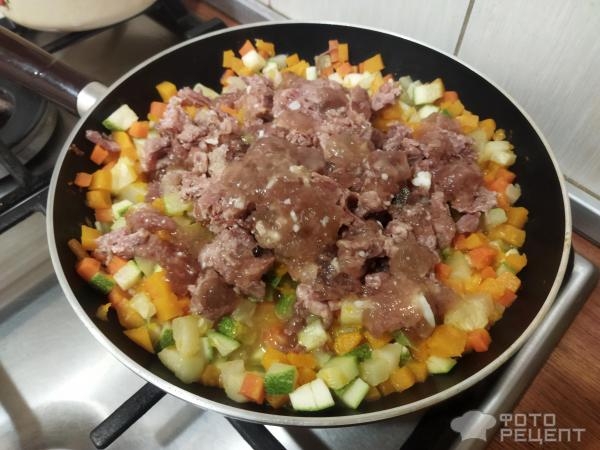 Рецепт: Тушеные овощи - тыква, патиссон, кабачок, морковь, цветная капуста с тушенкой Рецепт: Тушеные овощи - тыква, патиссон, кабачок, морковь, цветная капуста с тушенкой