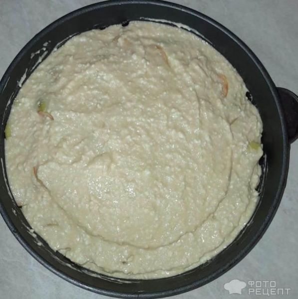 Рецепт: Творожная шарлотка с яблоками - С гранатовым соусом и корицей Рецепт: Творожная шарлотка с яблоками - С гранатовым соусом и корицей