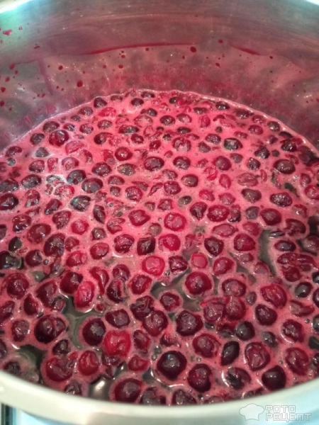 Рецепт: Вишневое варенье - Одновременно готовим два продукта! Рецепт: Вишневое варенье - Одновременно готовим два продукта!