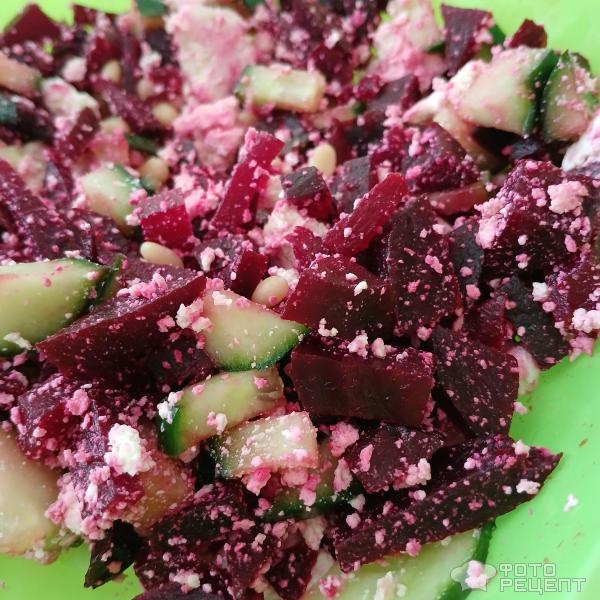 Рецепт: Закуска из печеной свеклы с сыром из ряженки и кедровыми орехами - Вкусная и полезная ПП-закуска всего из трех ингредиентов.