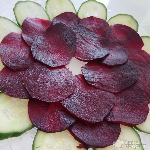 Рецепт: Закуска из печеной свеклы с сыром из ряженки и кедровыми орехами - Вкусная и полезная ПП-закуска всего из трех ингредиентов.