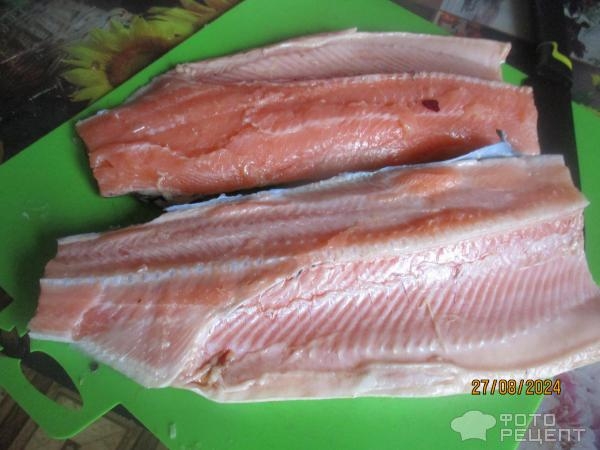 Рецепт: Запеченная форель на овощной подушке - в духовке