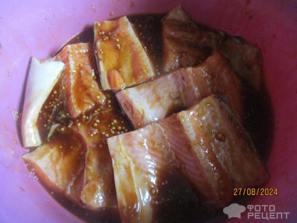 Рецепт: Запеченная форель на овощной подушке - в духовке