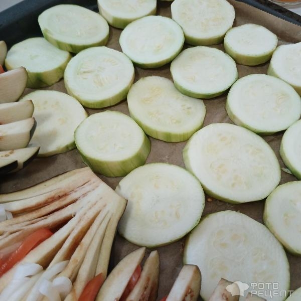 Рецепт: Запеченные кабачки с морковно-сырной начинкой-просто и вкусно! - С копчёным салом Рецепт: Запеченные кабачки с морковно-сырной начинкой-просто и вкусно! - С копчёным салом