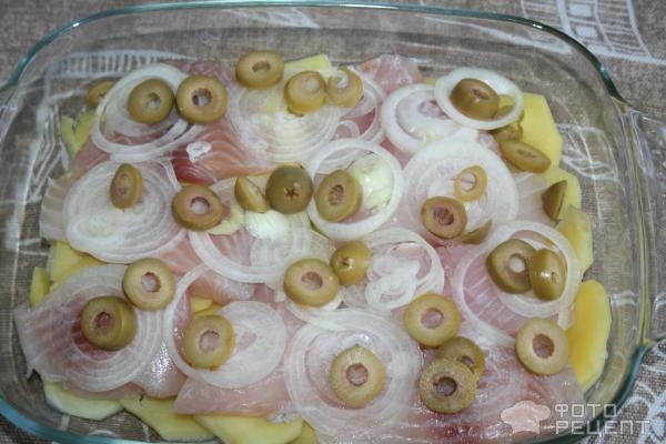 Рецепт: Запеканка из рыбы и картофеля - королевский окунь в сметанной заливке Рецепт: Запеканка из рыбы и картофеля - королевский окунь в сметанной заливке