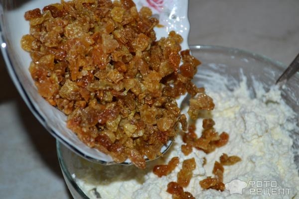 Рецепт: Запеканка творожно-фруктовая - С изюмом, тыквенными семечками и сиропом из смородины Рецепт: Запеканка творожно-фруктовая - С изюмом, тыквенными семечками и сиропом из смородины