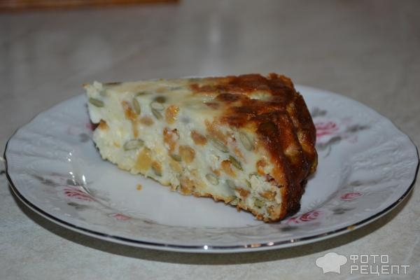 Рецепт: Запеканка творожно-фруктовая - С изюмом, тыквенными семечками и сиропом из смородины Рецепт: Запеканка творожно-фруктовая - С изюмом, тыквенными семечками и сиропом из смородины