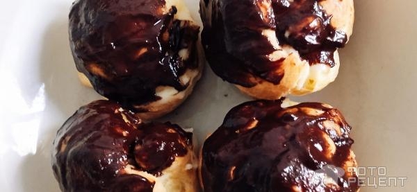 Рецепт: Заварные пирожные с шоколадной глазурью - в духовке