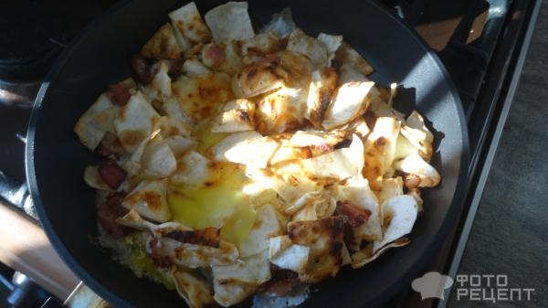 Рецепт: Завтрак из бекона с лавашом - Быстро, просто и сытно. Рецепт: Завтрак из бекона с лавашом - Быстро, просто и сытно.