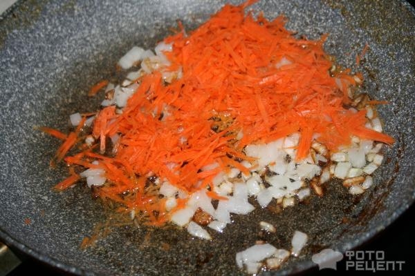 Рецепт: Жареные огурцы - закуска с пассерованными овощами Рецепт: Жареные огурцы - закуска с пассерованными овощами