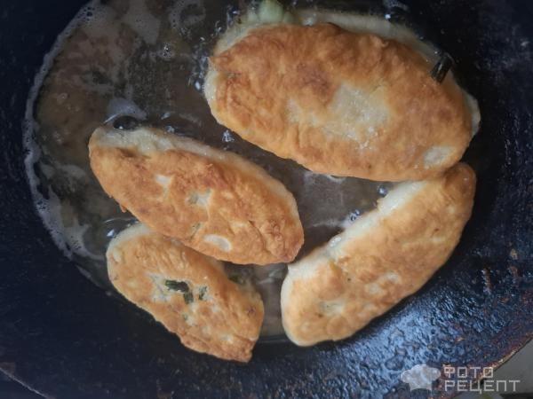 Рецепт: Жареные пирожки с яйцом и зеленым луком - Готовлю с любовью.