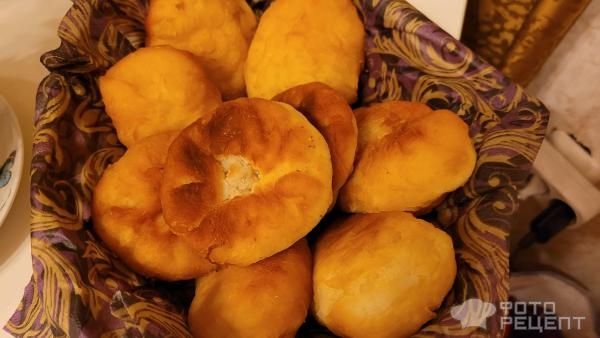 Рецепт: Жареные пирожки с яйцом и зеленым луком - пышные и вкусные