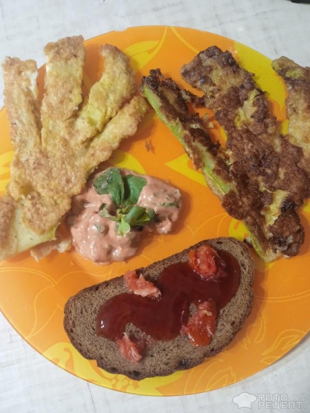 Рецепт: Жареный веер из кабачка - "Ладошка инопланетянина" в сырной корочке