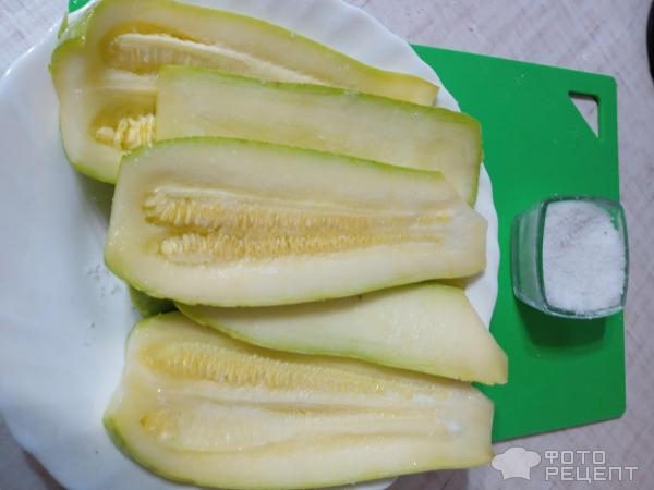 Рецепт: Жареный веер из кабачка - "Ладошка инопланетянина" в сырной корочке