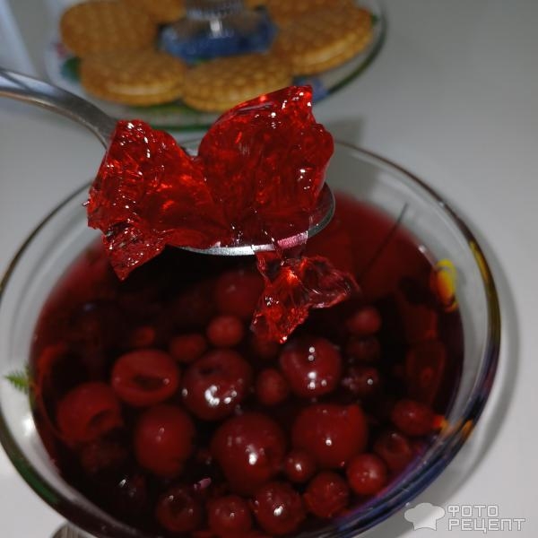 Рецепт: Желе черешневое - Лёгкий летний десерт с черешней и чёрной смородиной. Рецепт: Желе черешневое - Лёгкий летний десерт с черешней и чёрной смородиной.