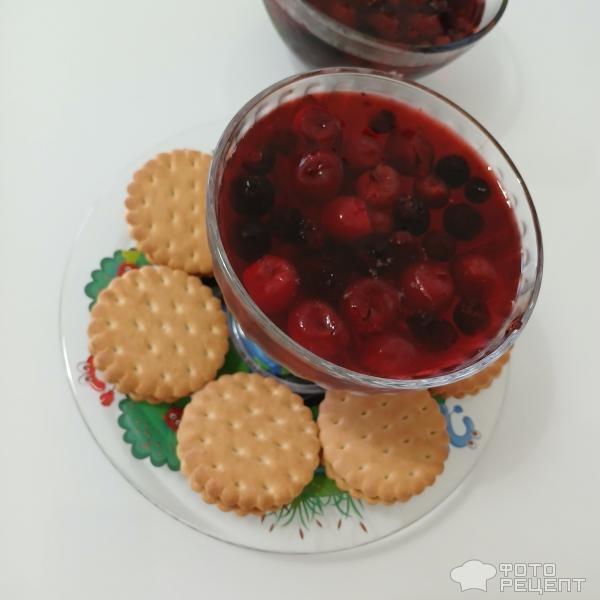 Рецепт: Желе черешневое - Лёгкий летний десерт с черешней и чёрной смородиной. Рецепт: Желе черешневое - Лёгкий летний десерт с черешней и чёрной смородиной.