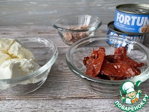 Риет с тунцом и вялеными томатами Риет с тунцом и вялеными томатами