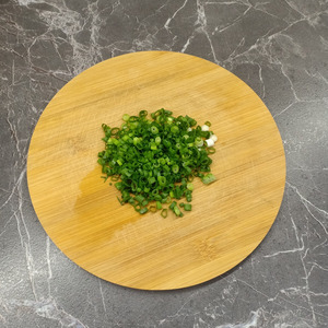 Рис в сметанном соусе на сковороде