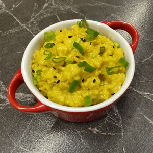 Рис в сметанном соусе на сковороде