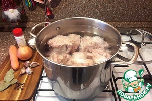 Рождественский холодец из шеек индейки Рождественский холодец из шеек индейки