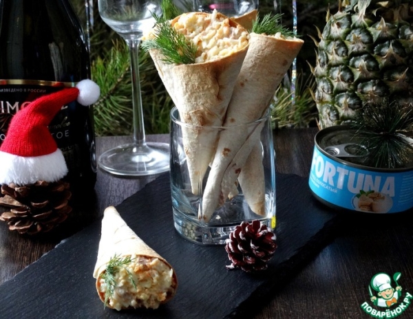 Рожок из лаваша с салатом "Мимоза" Рожок из лаваша с салатом "Мимоза"