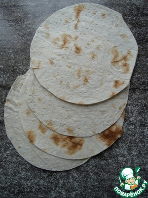 Рожок из лаваша с салатом "Мимоза" Рожок из лаваша с салатом "Мимоза"