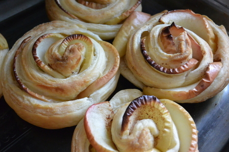 Розочки из слоёного теста с корицей Розочки из слоёного теста с корицей