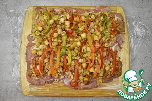 Рулет из индейки с беконом Рулет из индейки с беконом